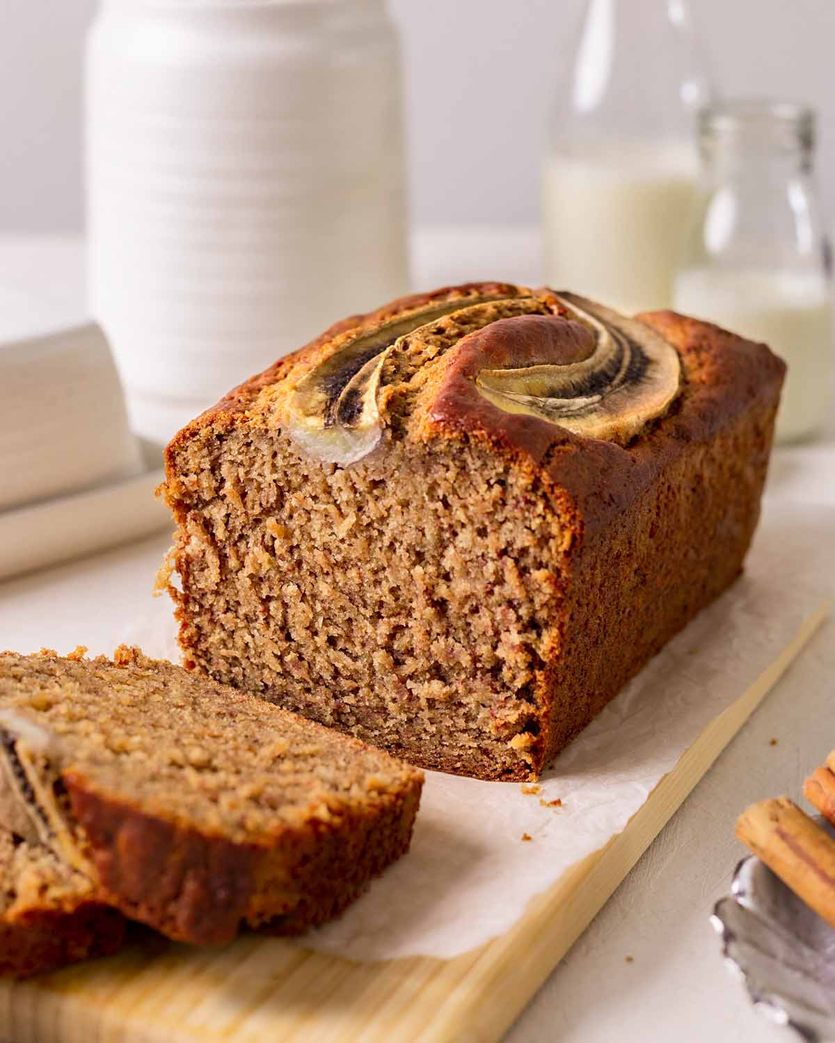 Fresh banana bread loaf slices